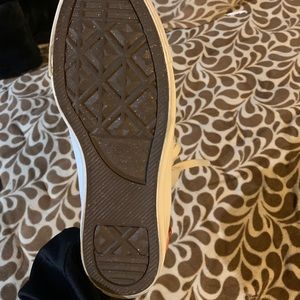 Converse limited addition size 8 women’s